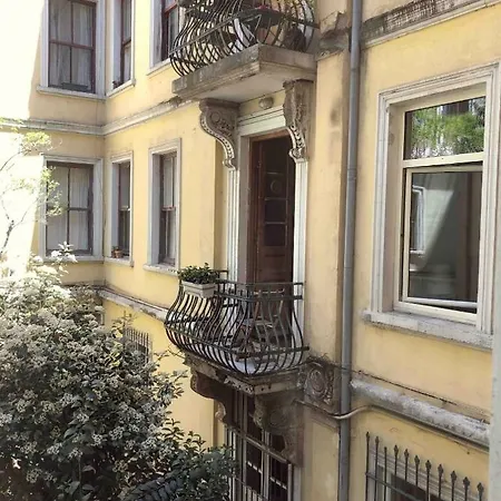 Historical In The Heart Of Galata 아파트 *